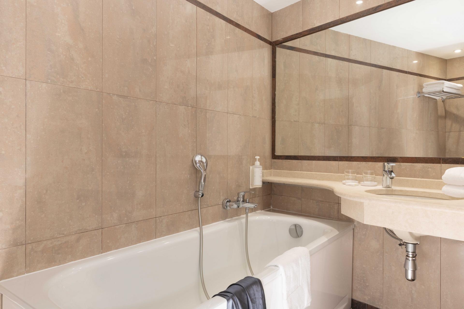 Hotel London - Chambres Communicantes